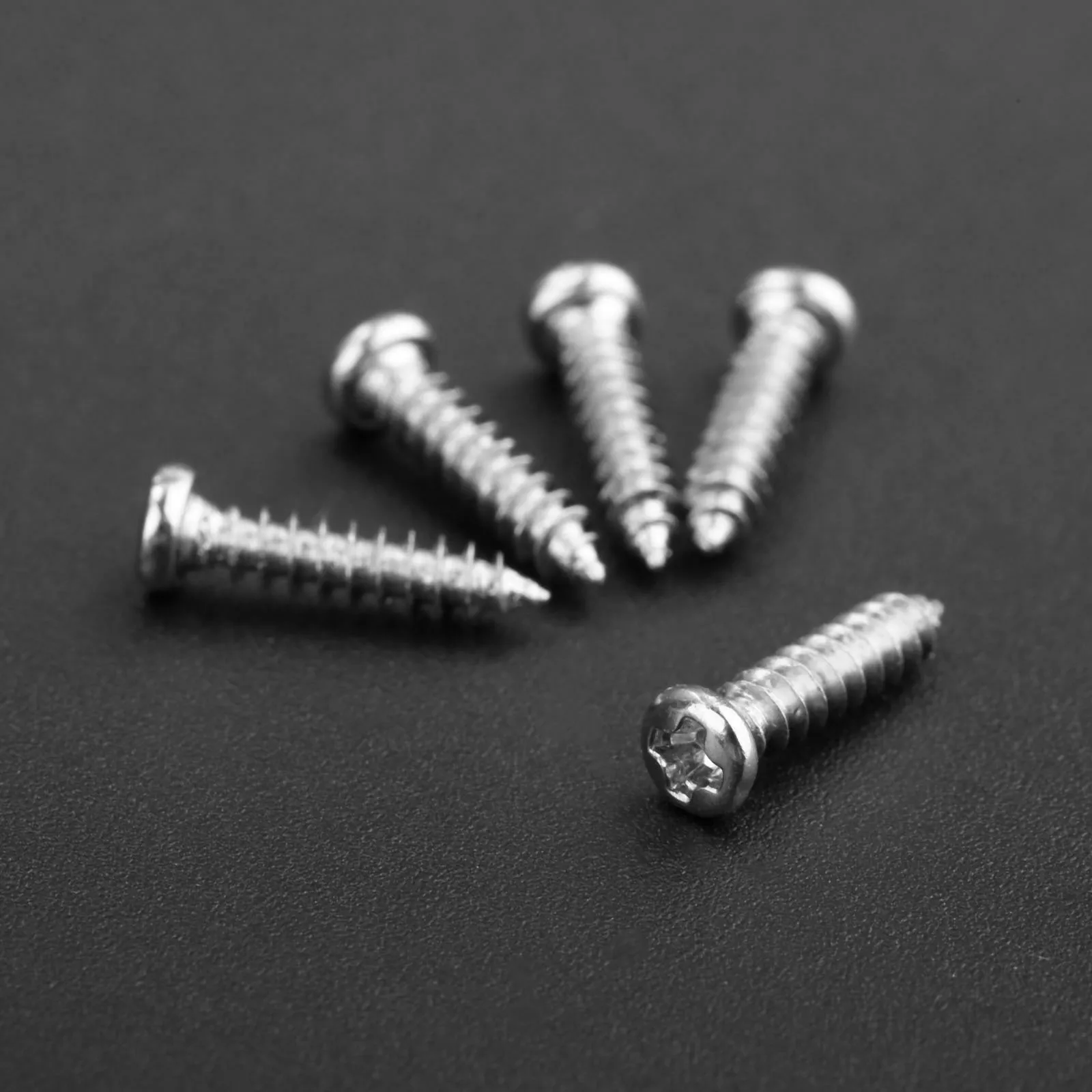 

100Pcs M2.3 M2.6 Screws Alloy Steel Self-tapping Screws Laptop Computer Philips Cross Round Head Self Tapping Screw 6/8/10mm
