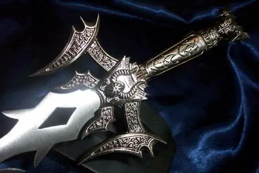 

S3506 GOD OF WAR II SWORD RHOMBUS PERFORATED KRATOS BLADE OF CHAOS W STAND 15"