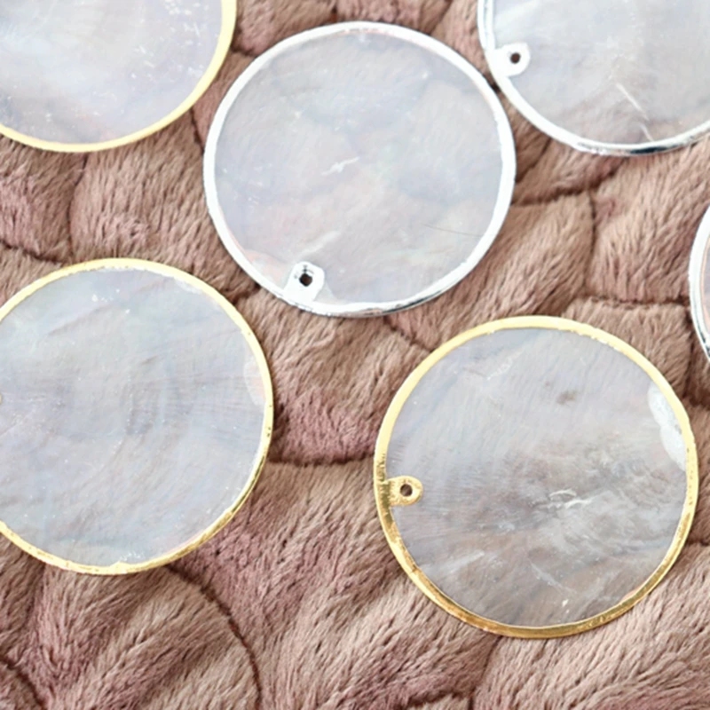 

40MM 20Pcs 100% White Nickel / Gold Side Natural Mirror Shell Flat Round Shape Freshwater Shell Charms Jewelry Beads
