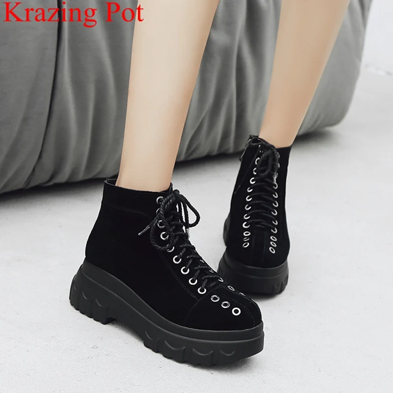 

2018 new arrival cow suede rivet platform solid keep warm winter shoe round toe high heels lace up runway women ankle boots LAF3