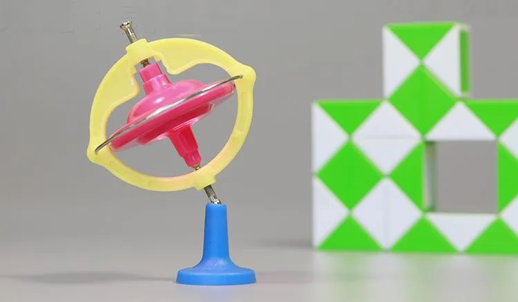 Волшебный гироскоп Lassic игрушки лазерный мигающий с музыкой волчок детский подарок