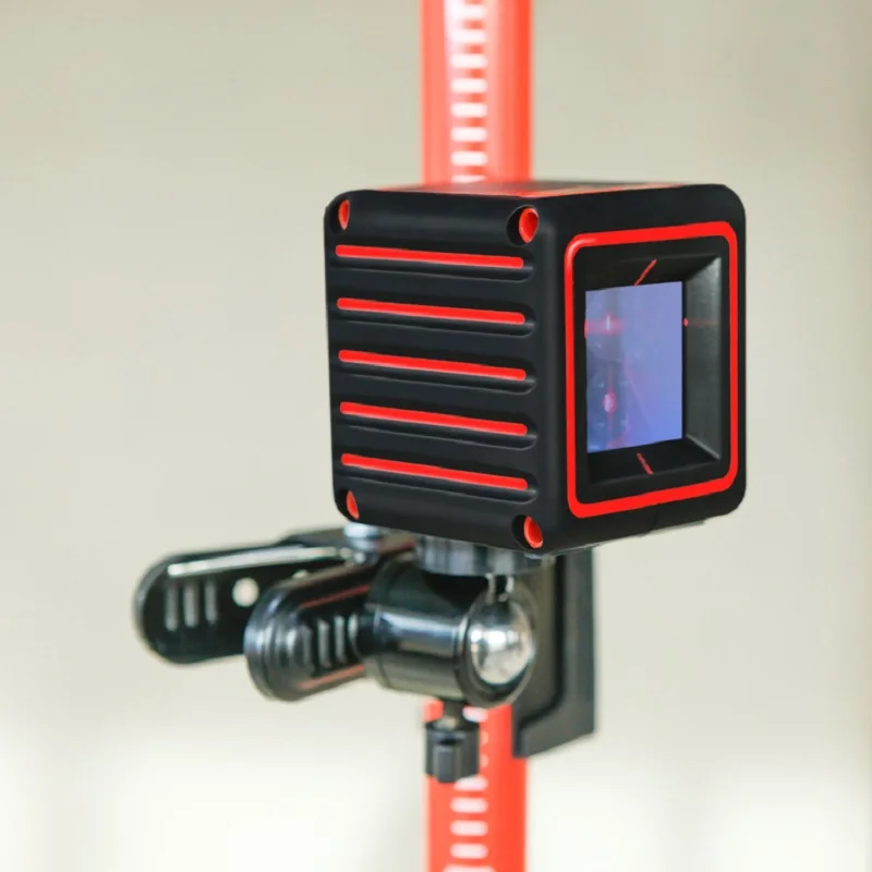 Лазерный уровень автоматический ADA Cube Professional Edition (рабочий диапазон 0-20 м, точность 0,2 мм/м, длина волны 635 нм, проекция лазера 2 линии, класс защиты IP54, в комплекте штатив и чехол)