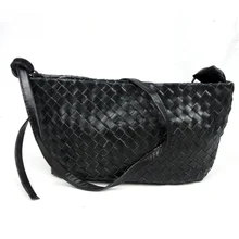 The new casual fashion leather handbags Shoulder Messenger bag ladies tide cowhide woven bags retro