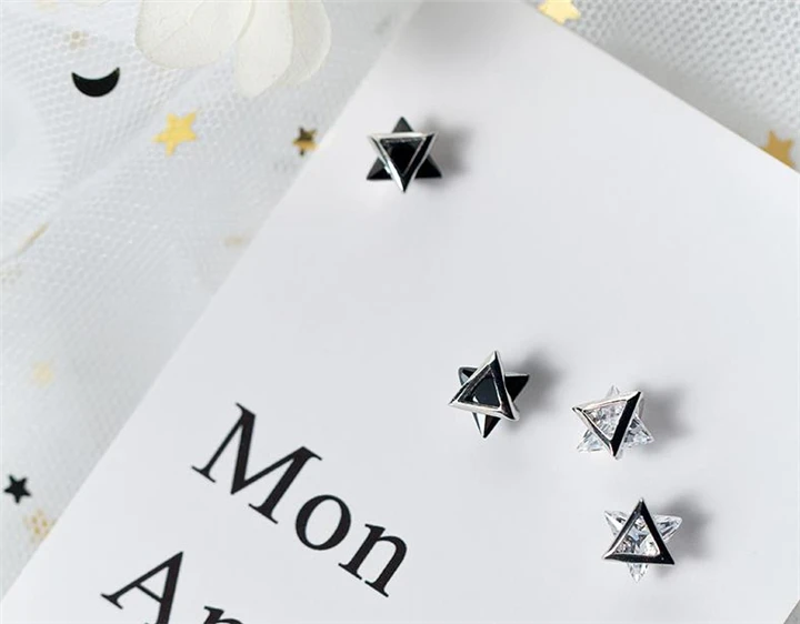 TOYOOSKY 925 пробы серебряные 3D твердые треугольные серьги-гвоздики геометрической формы для женщин мужчин черный белый выбор маленькие серьги ювелирные изделия