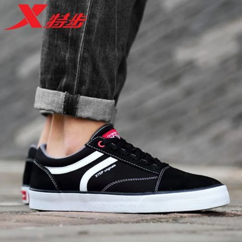 XTEP Original Brand Men Skateboarding Shoes Lace Up Skateboard Sneakers