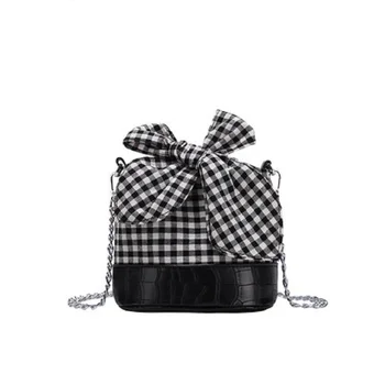 

Bucket bag female 2019 new fashion wild soft face hit color lattice shoulder messenger bag small fresh girl small bag