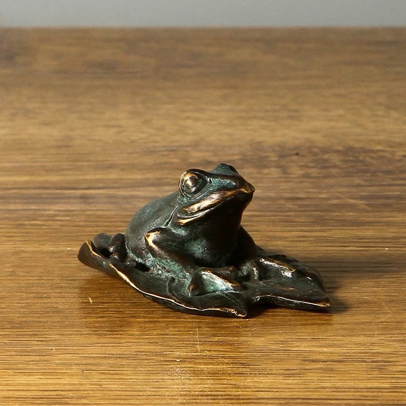

ATLIE BRONZES Brass Sculpture Blessing frog on lotus leaf small Statue bronze toad Furnishing Articles birthday present