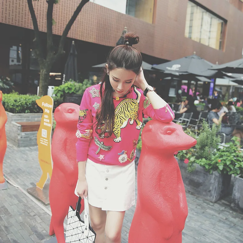 Spring New Heavy Industries Tiger Flower Cartoon Hand Embroidered Drill Knitted Sweater Women 2019 O-Neck Women Sweaters