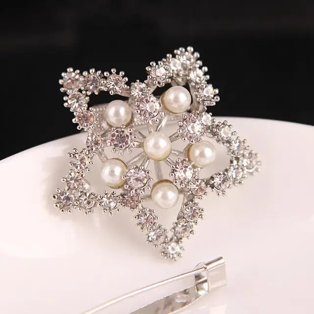 Frauen Diamante Blumen Schal Clip Brosche Verwendet mehrfache Schmucksachen