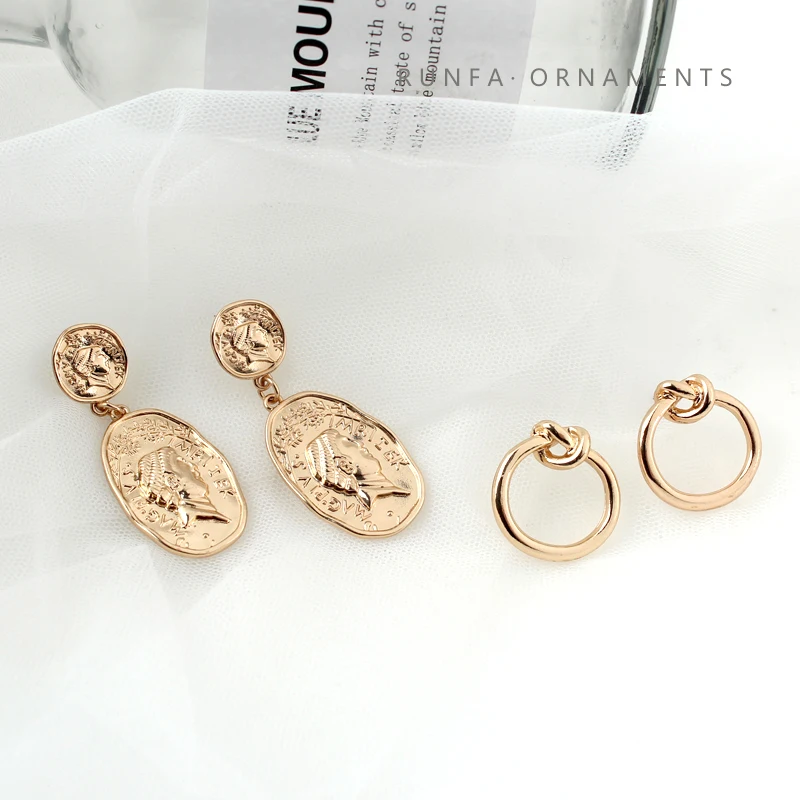 

2019 New Stylish Alloy Queen Head Earrings for Women Fashion Gold Color Knot Stud Earrings Brincos Jewelry Accessory Gifts Girls