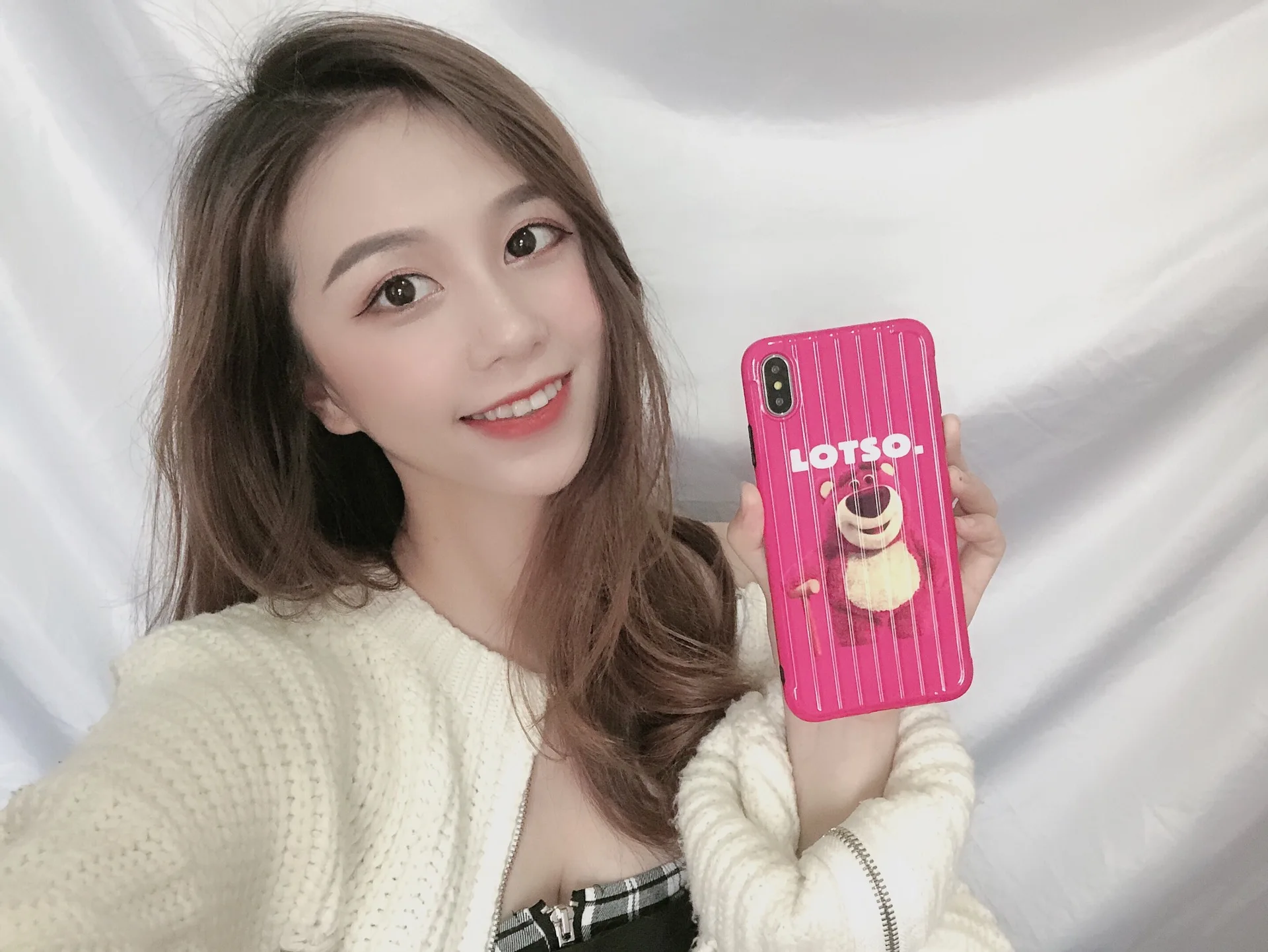 Luxury Glossy IMD Soft Silicone Cover for iPhone case 7 8 Plus X 10 XS Max XR 6 6S Cute Cartoon Strawberry bear Hot Pink Let go |