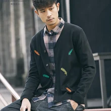 Дизайн вязаный кардиган мужской v-образный вырез тонкий перо вышивка красивый мужской свитер куртка ins tide бренд весна