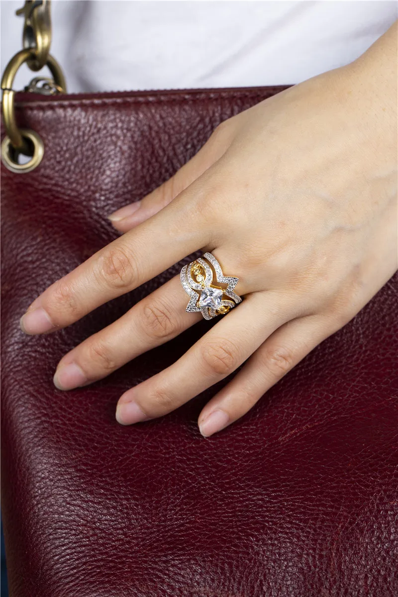 Cena Luksusowe księżniczka cut biała cyrkonia sześcienna 18 k Gold ponad 925 srebrny 3 wielu wiersz pierścionek zaręczynowy zestaw dla kobiety sąd biżuteria