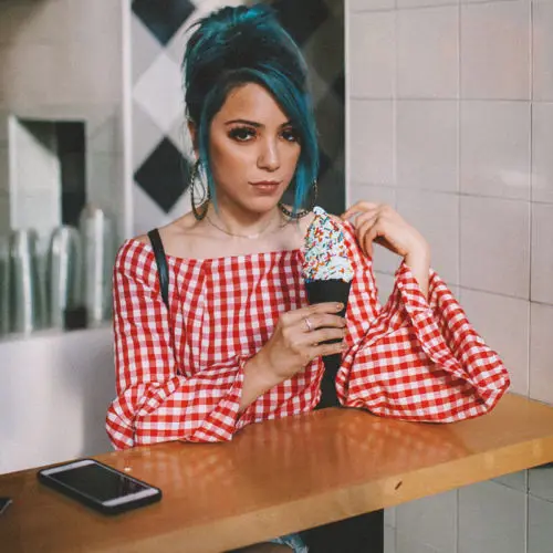 Пикантные женские рубашки с открытыми плечами классическая красная клетчатая