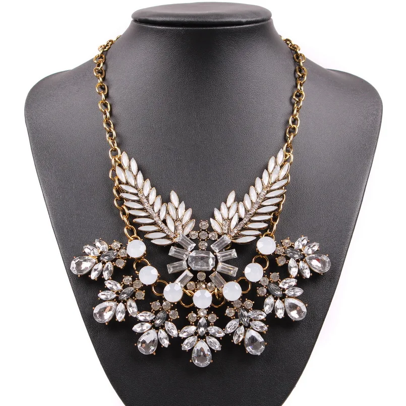 

2019 Chinese Yiwu Market New Fashion Product Statement Exquisite Mini Leaf New Designed Gold Necklace Jewellery For Women