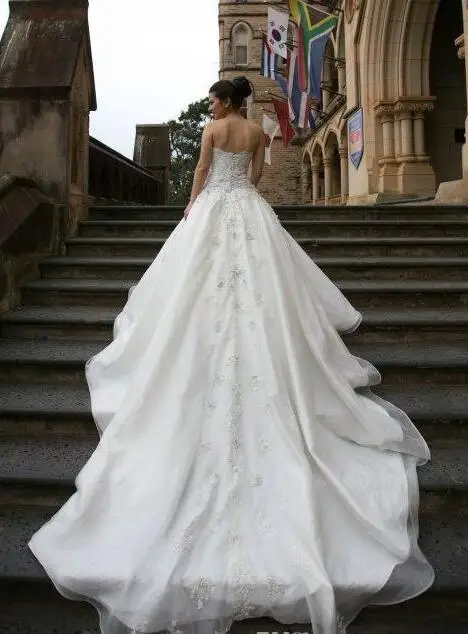 2014 Long train lace up a line straless hand flower Beaded Pnina Tornai lace pleat appleques beaded long train Wedding Dresses2 (1)