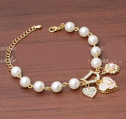 

2017 New Sweet And Lovely Imitation Pearl Beads Fashion Crystal Bracelet Heart Flowers Letter D Hang Bracelets And Anklets Femal