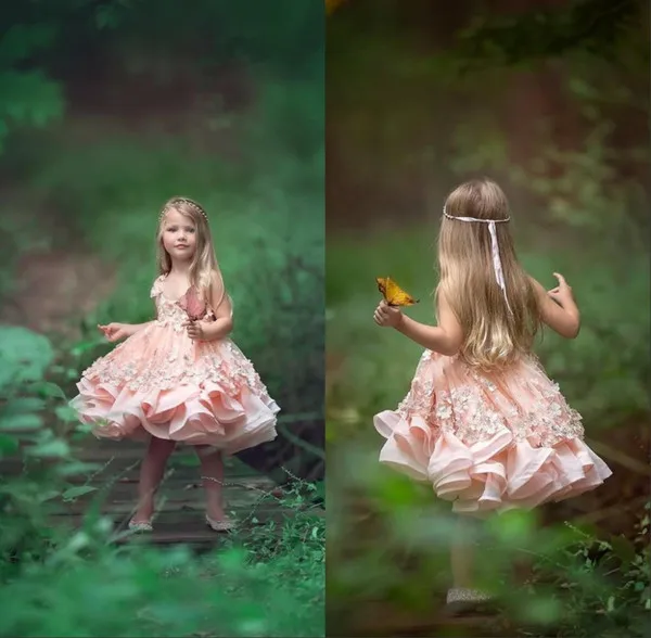 2018 Pink Toddler Flower Girls Dresses For Weddings Spaghetti Neckline Appliques Beaded Sleeveless Tiered Knee Length Girls Pageant Gowns