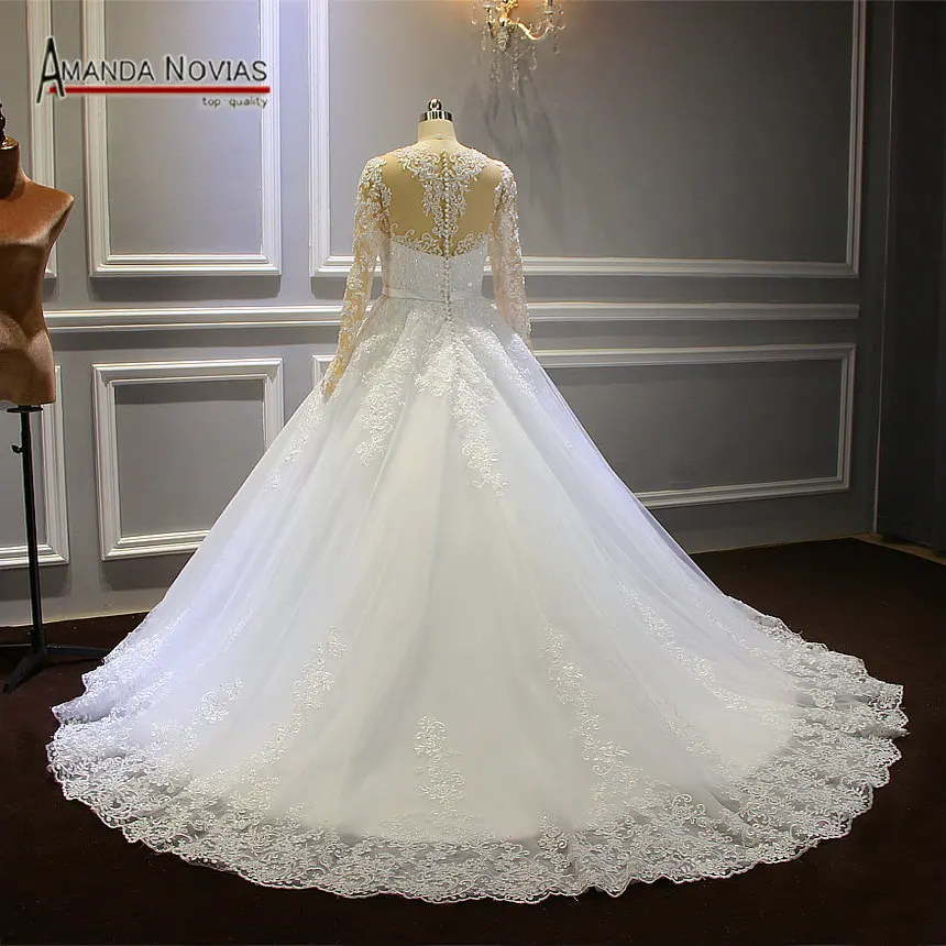 

Stunning Long Sleeves Lace Wedding Dress Plus Size New Design