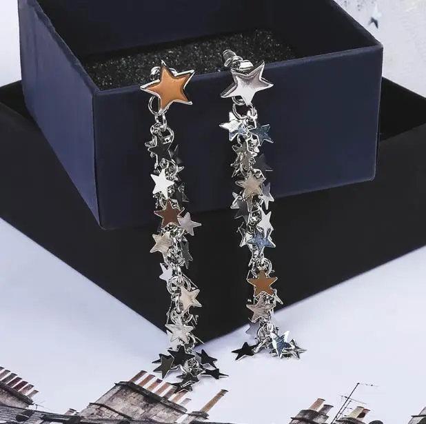 AOMU дизайн Асимметричные металлические золотые серьги со звездой для женщин Bijoux пентаграмма кисточкой длинные висячие серьги вечерние подарок на год - Окраска металла: K
