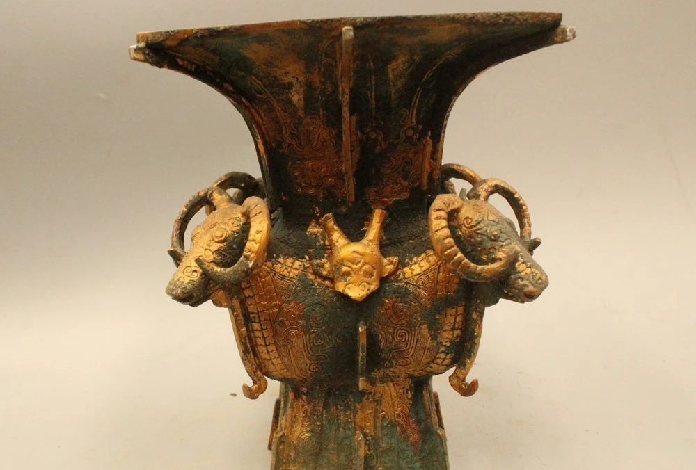 

9" Ancient China Chinese Dynasty Palace Bronze Gild Sheep Flower Bottle Vase Pot