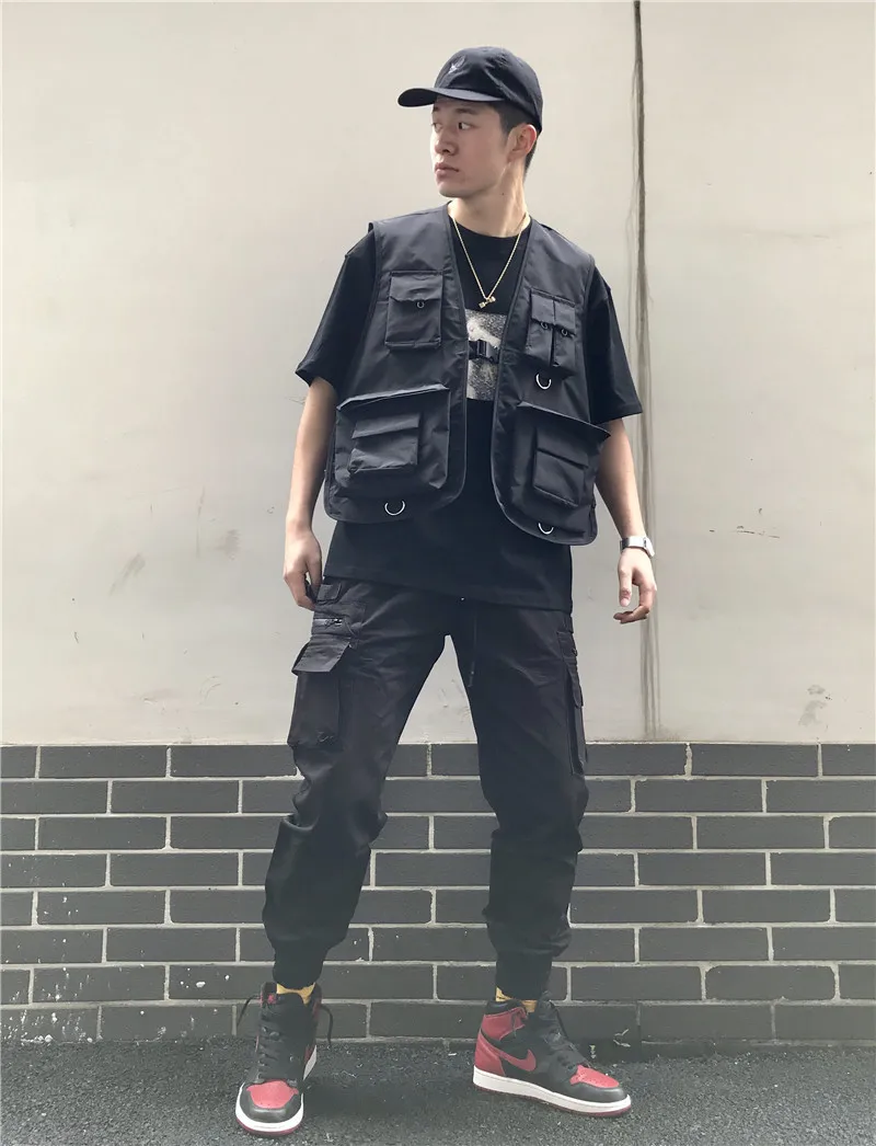 Мульти Карманы жилет в стиле хип-хоп мужчины Hi-end мода сплошной цвет пряжки мужской жилет