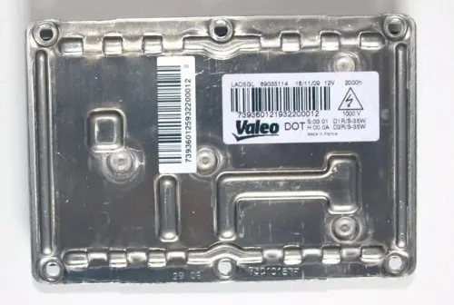 

2004-2006 B-M-W 1 Series E87 Headlight Ballast