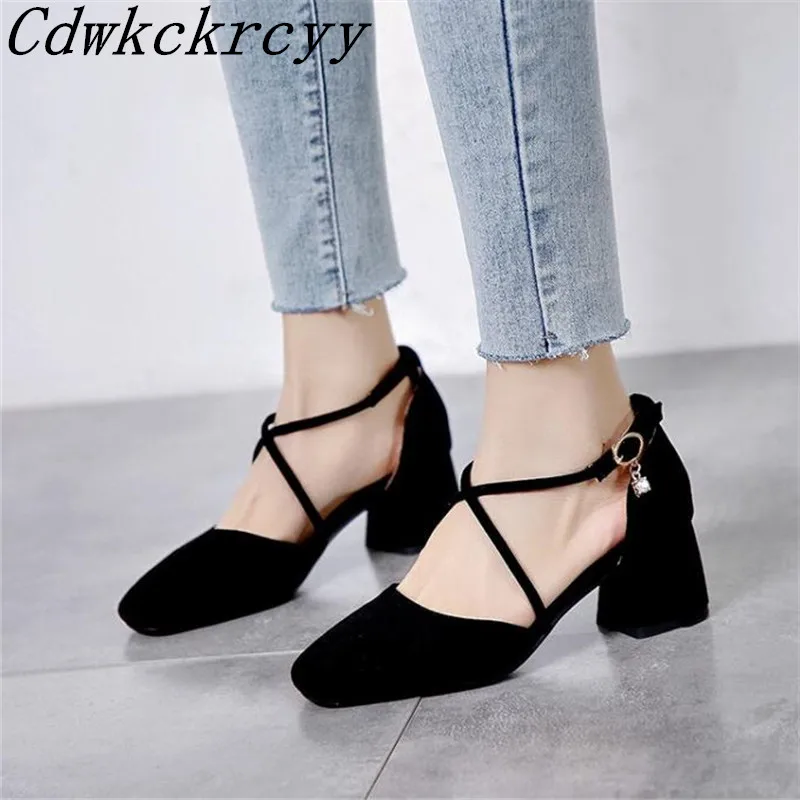 

Summer New pattern fashion temperament Square head High-heeled sandals Simplicity temperament Square following Women sandals