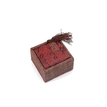 

Tassel Linen Ring Box Luxury Retro Chinese Calligraphy Ring Organizer Display Case Rectangular 6.5*6.5*4 cm