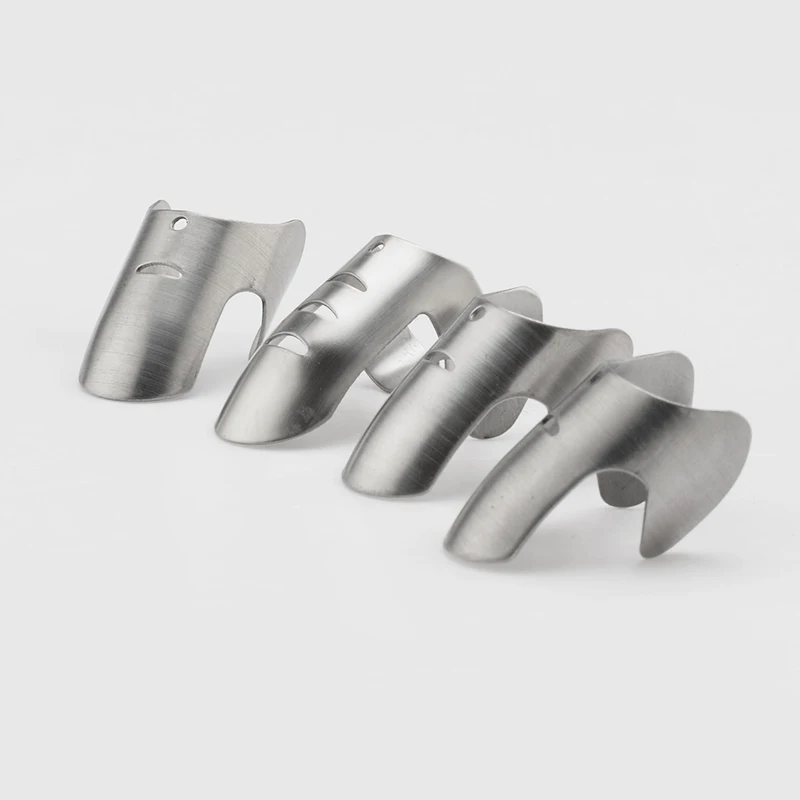 4pcs-set-Adjustable-Hand-Guard-Finger-Protector-Stainless-Steel-Finger-Knife-Slice-Chop-Safe-Slice-Cooking (2)