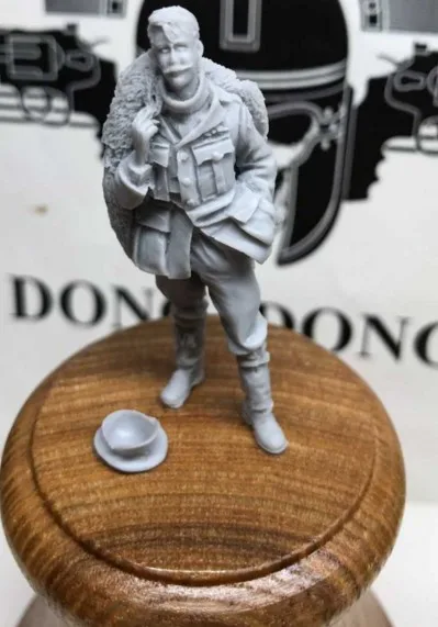 

1/32 scale WW2 Allied Pilots WWII Resin Model Kit Model Free Shipping