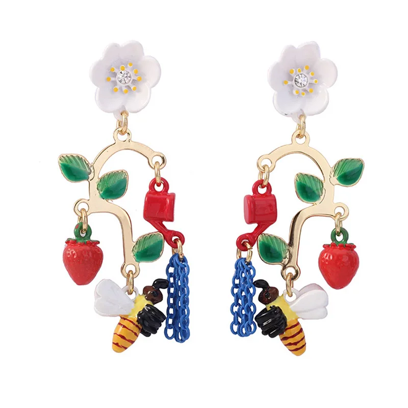 

Enamel Glaze 2018 New Strawberry Bee Flower Kettle Earrings For Women Romantic Sweet Lovely Drop Earrings Party Jewelry