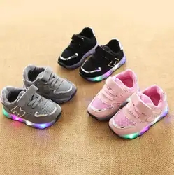 Детская светодиодный свет обувь 2018 новый бренд Весенняя детская спортивная обувь из сетчатого материала Световой светящийся девочек