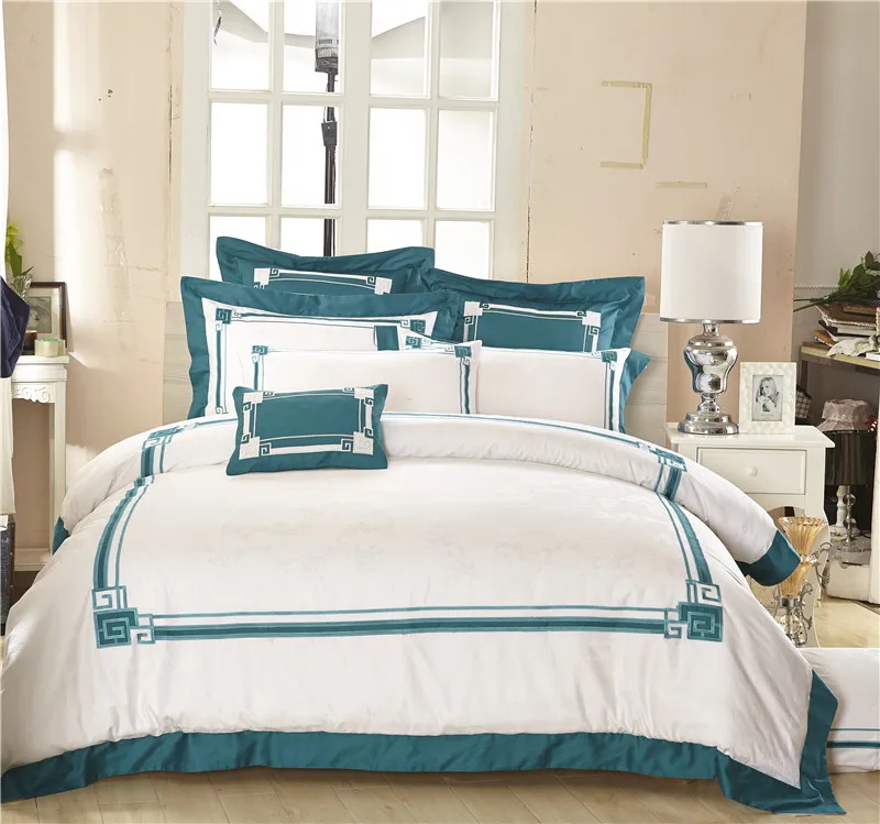 

Egyptian cotton Embroidery Royal Luxury Bedding Set 4/6/9Pcs King Queen white Bed set Duvet Cover bed sheet Pillowcase
