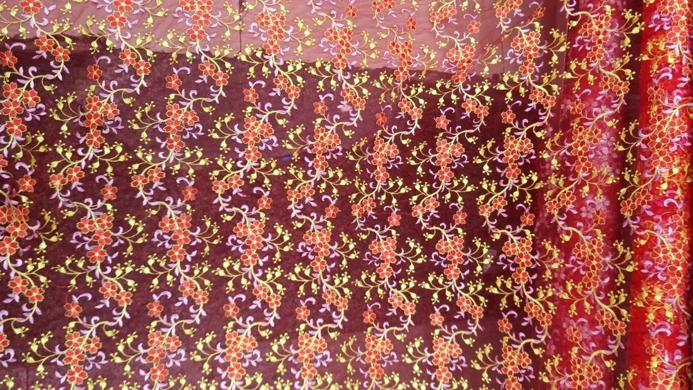 

2018 New Fashion Embroidered fabric red flowers lace fabric Wedding dress wholesale retail
