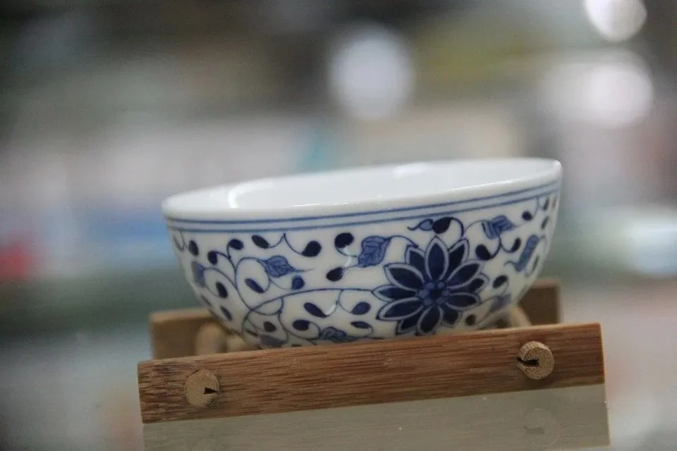 Высококачественный китайский уникальный кунг-фу чайный стаканчик керамический фарфор Jingdezhen чайный стаканчик с ручной росписью синий и белый Pu er чашка