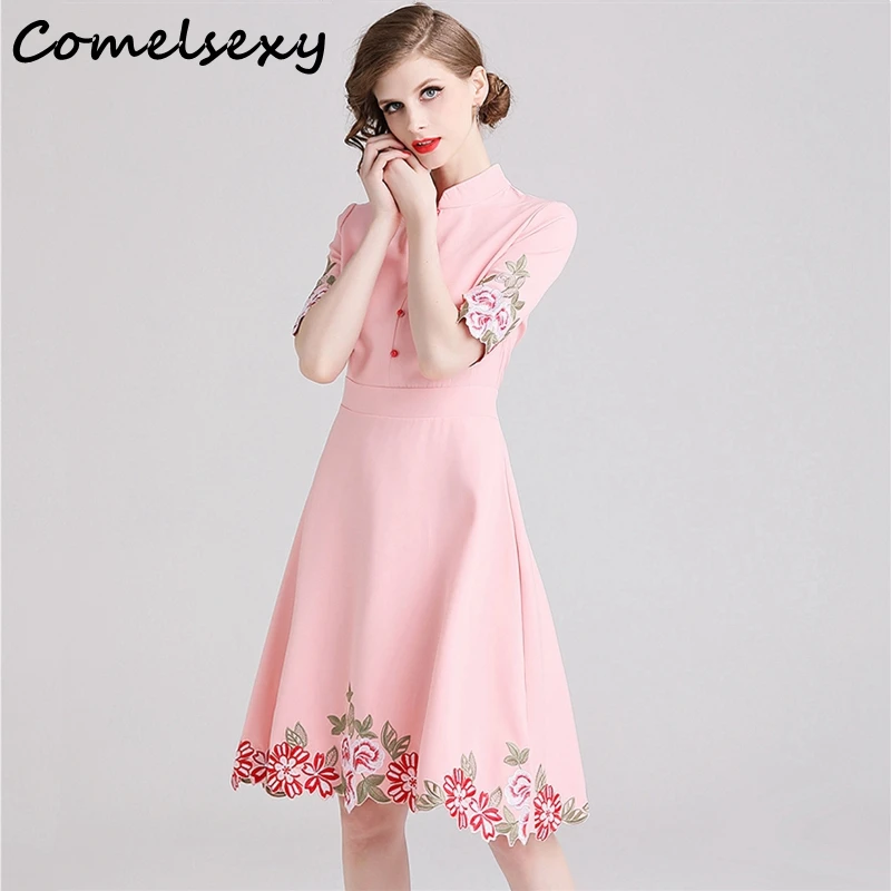 Comelsex новые женские винтажный воротник-стойка вечерние платья весна лето миди Vestidos женские розовые с рукавами 1/2, вышивкой цветочные платья