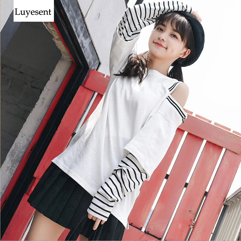 

Women one side hollow out contrast color Patchwork striped sleeve mujer round neck T shirt autumn fashion femme top Harajuku