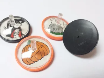 

50pc Halloween Spin Tops 35mm Spinning Boys Kids Pinata Birthday Joke Party Favors Game Favours bags Loot Cup Cake Top