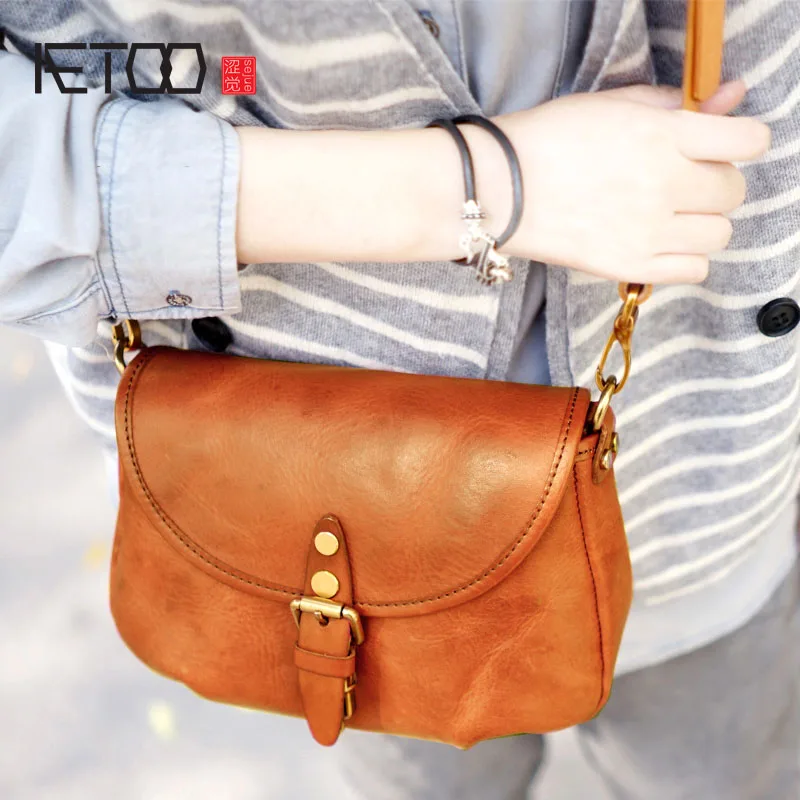 

AETOO Handmade retro old handmade leather leather shoulder oblique diagonal bag casual small Sen Ms. female models