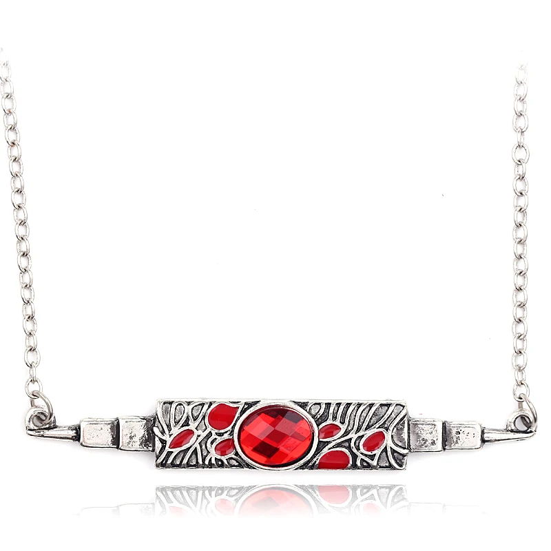 

Avengers 3 Infinity War Red Stone 3D Knife Switchblade Pendant Necklace Thanos and Gamora Movie Jewelry Souvenir Gifts for Fans