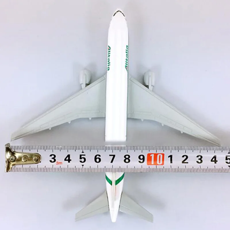 16 см 1:400 Boeing B777-200 модель Alitalia итальянский самолет с базовым сплавом самолет коллекционный дисплей игрушка модель Коллекция