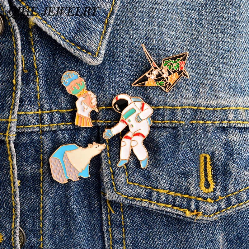 

QIHE JEWELRY 4pcs/set Polar bear Crane Astronaut Ice cream Enamel pin set Brooches Badges Cartoon pins Animal Pins collection