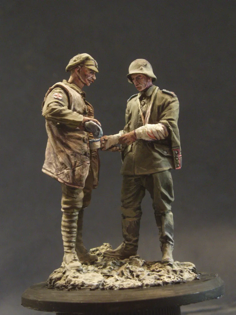 

Pre order goods-AE 32004 1/32 Allied Military Medic and Wounded