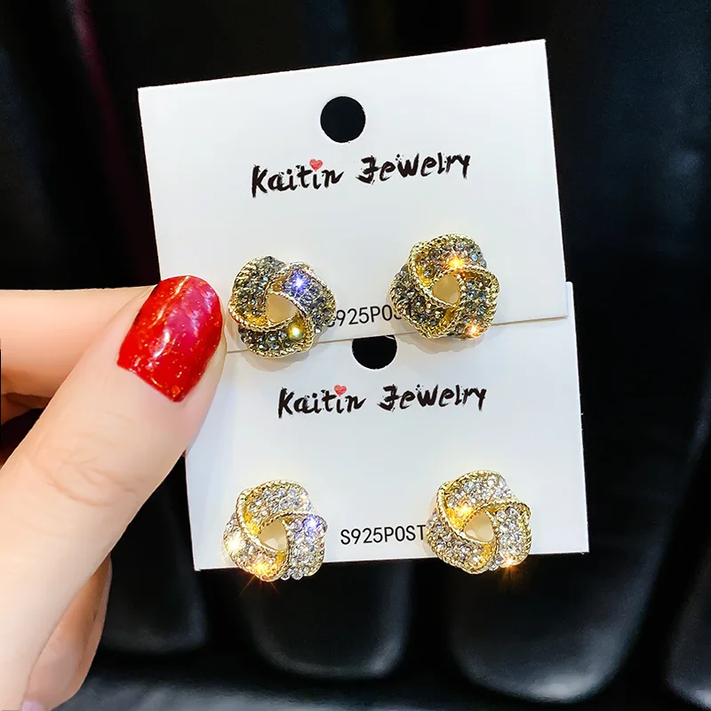 

2019 Japan and South Korea Hot Fashion Jewelry Luxury Crystal Earrings Simple Triangle Earrings for Girls gift for woman
