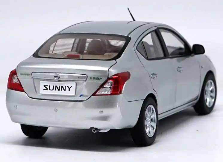 Высокая моделирования Nissan Sunny, оригинальный 1:18 sacle сплава автомобиля Advanced Коллекция Модель, литья под давлением Металл автомобиль, беспла