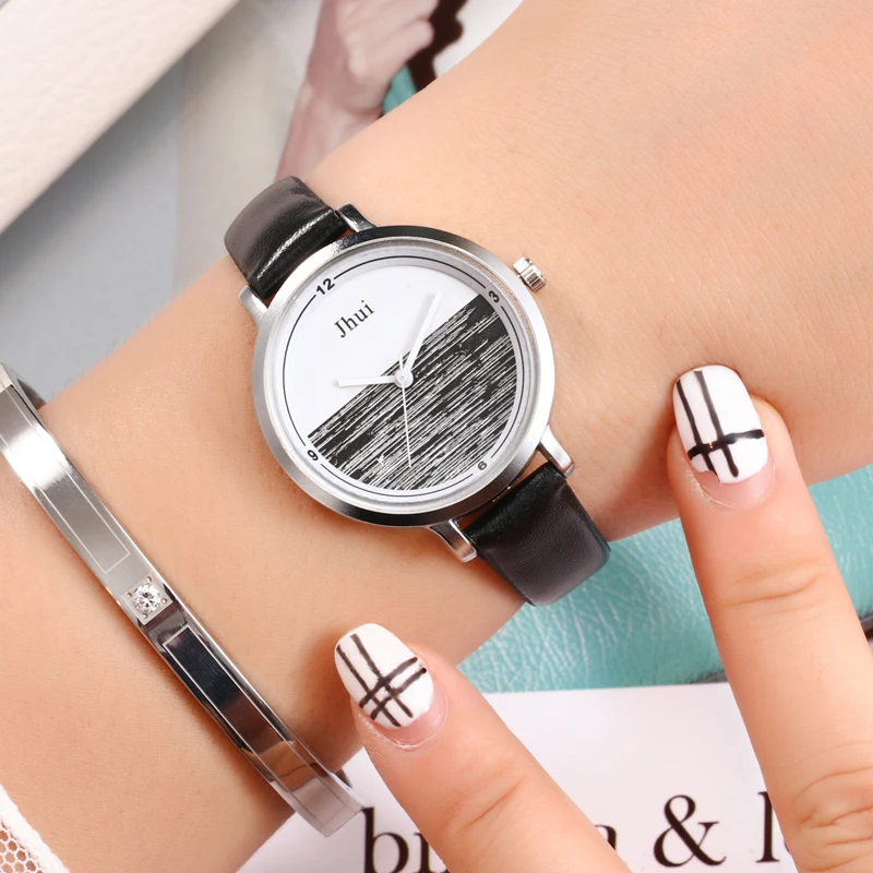 

NEW Small Women Scribble Face Dress Quartz Watch Fashion Girl PU Leather Band Wristwatch Geneva Style Femme Relogio B211