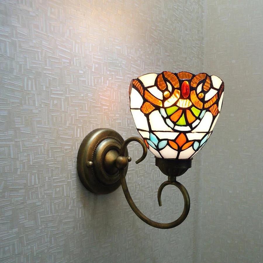 Acquista all'ingrosso online lampada stile tiffany da grossisti ... Lampadari a soffitto bagno rose
