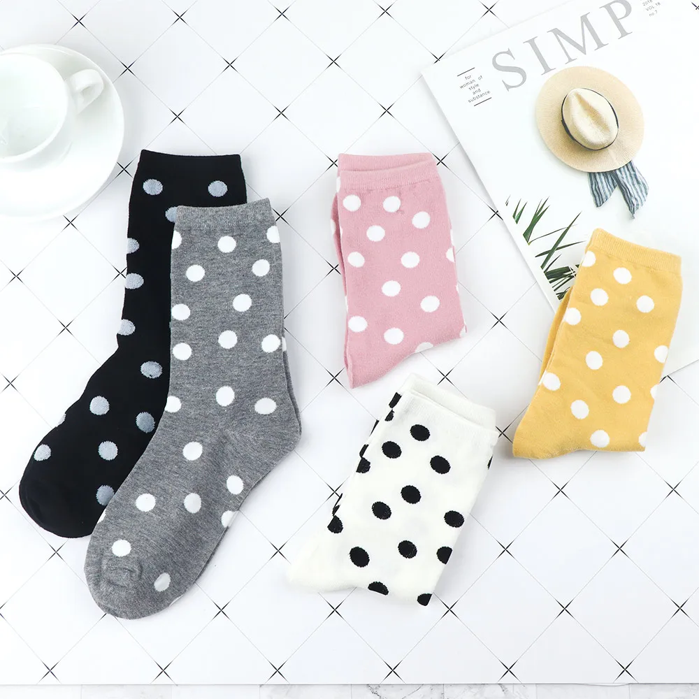 

1Pair Comfortable Warm Socks Fashion Dot Design Cotton Sock Female Autumn Winter Women Cartoon Girls Gift