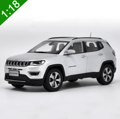 Новинка 1:18 литье под давлением модель для Jeep Compass белый внедорожник Игрушечная машина из сплава Коллекция Подарки - Цвет: Серый